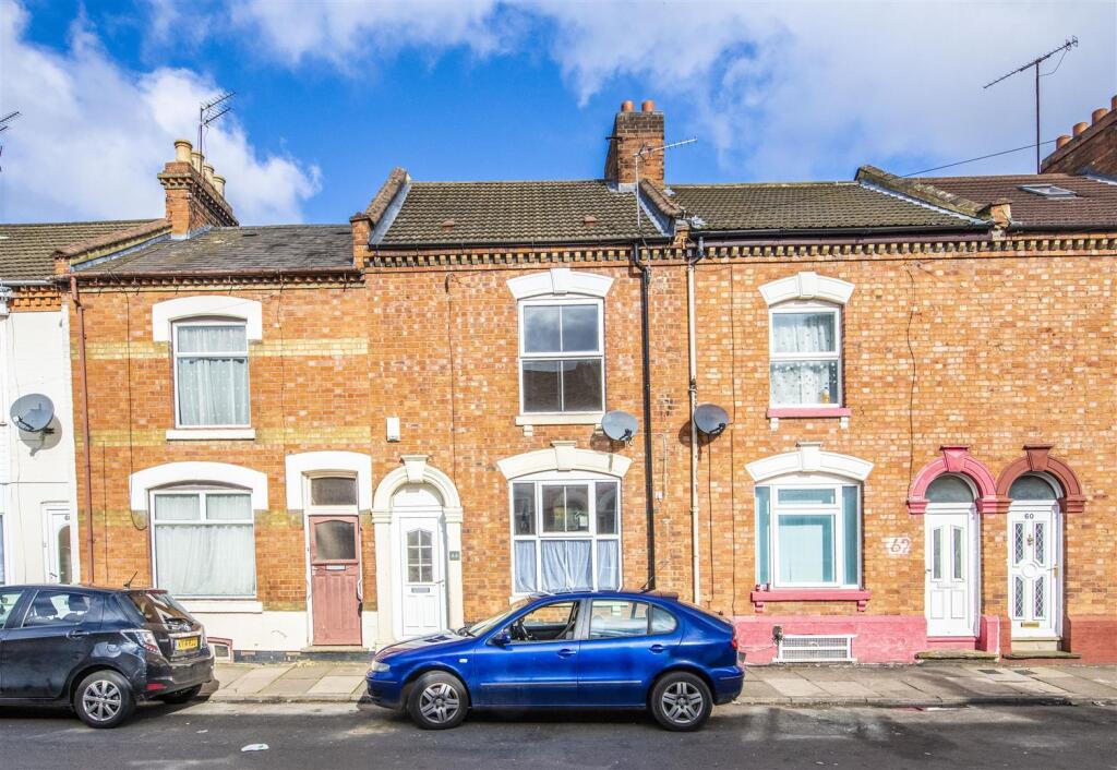 2 bed Mid Terraced House for rent in Northampton. From Oscar James - Kettering 2 bed Mid Terraced House for rent in Northampton. From Oscar James - Kettering