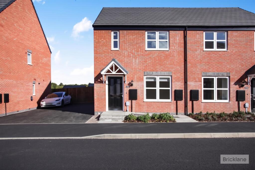 2 bed Semi Detached for rent in . From Oscar James - Kettering