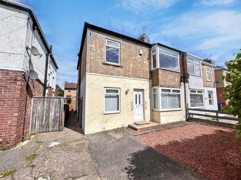 2 bed 1st Floor Flat for rent in Hazlerigg. From Pattinson Estate Agents - Gosforth