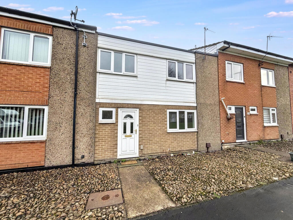 4 bed Mid Terraced House for rent in Peterlee. From Pattinson Estate Agents - Houghton Le Spring