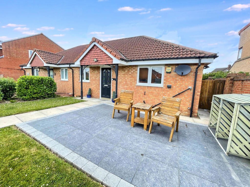 2 bed Semi-detached bungalow for rent in Jarrow. From Pattinson Estate Agents - Jarrow