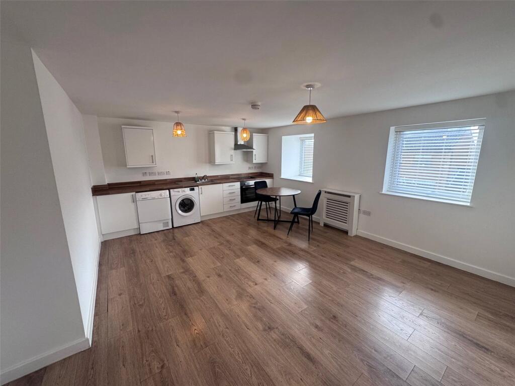 2 bed Apartment for rent in Liverpool. From Peter Anthony - Liverpool