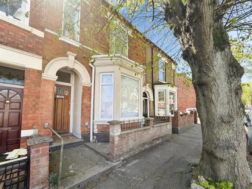 4 bed Mid Terraced House for rent in Kettering. From Prime Choice Ltd - Kettering