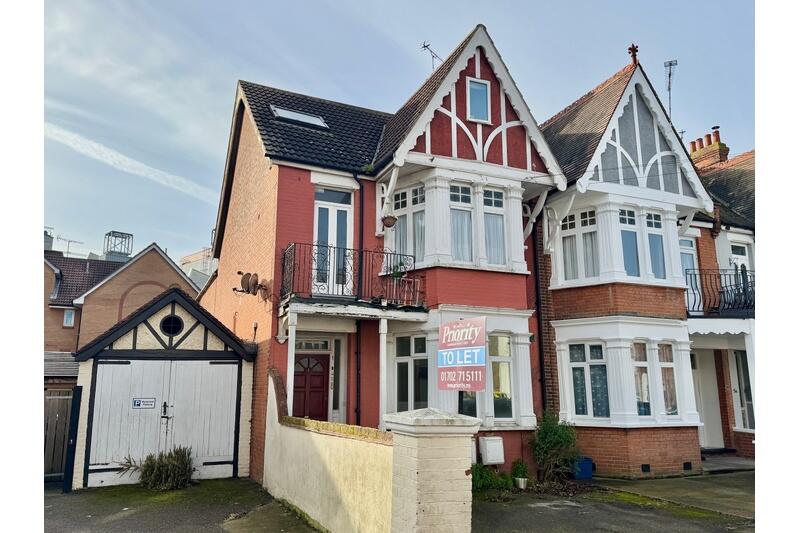 1 bed 1st Floor Flat for rent in Southend-on-Sea. From Priority - Westcliff-On-Sea