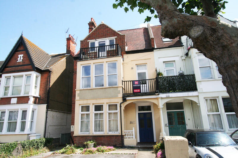 1 bed 1st Floor Flat for rent in Southend-on-Sea. From Priority - Westcliff-On-Sea
