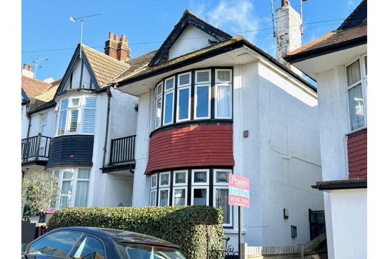 2 bed 1st Floor Flat for rent in Southend-on-Sea. From Priority - Westcliff-On-Sea 2 bed 1st Floor Flat for rent in Southend-on-Sea. From Priority - Westcliff-On-Sea