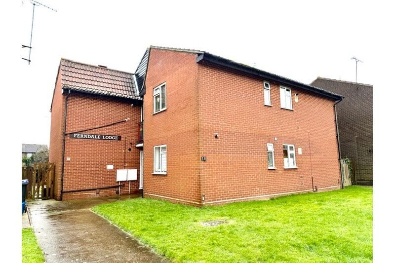 1 bed 1st Floor Flat for rent in Great Wakering. From Priority - Westcliff-On-Sea