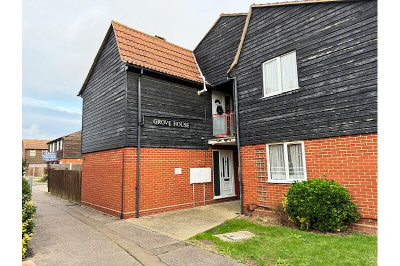 1 bed 1st Floor Flat for rent in Southend-on-Sea. From Priority - Westcliff-On-Sea