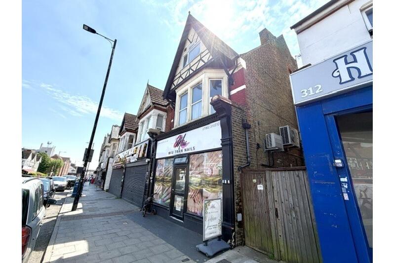 2 bed Annexe for rent in Southend-on-Sea. From Priority - Westcliff-On-Sea
