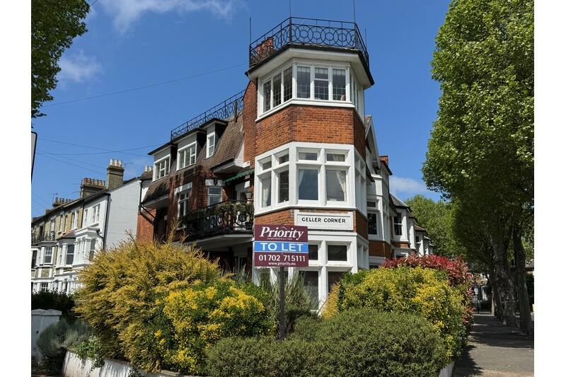 1 bed 1st Floor Flat for rent in Southend-on-Sea. From Priority - Westcliff-On-Sea