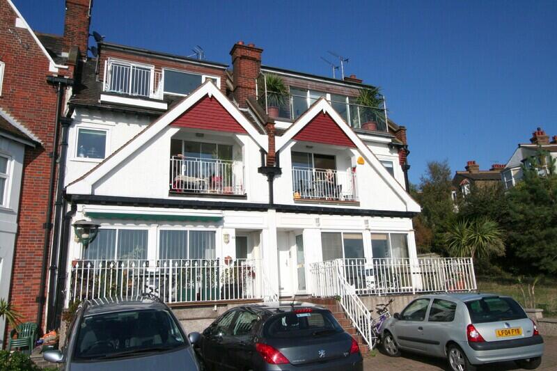 2 bed 1st Floor Flat for rent in Southend-on-Sea. From Priority - Westcliff-On-Sea 2 bed 1st Floor Flat for rent in Southend-on-Sea. From Priority - Westcliff-On-Sea