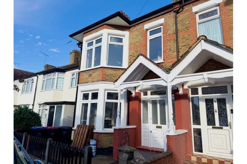 3 bed Semi Detached for rent in Southend-on-Sea. From Priority - Westcliff-On-Sea