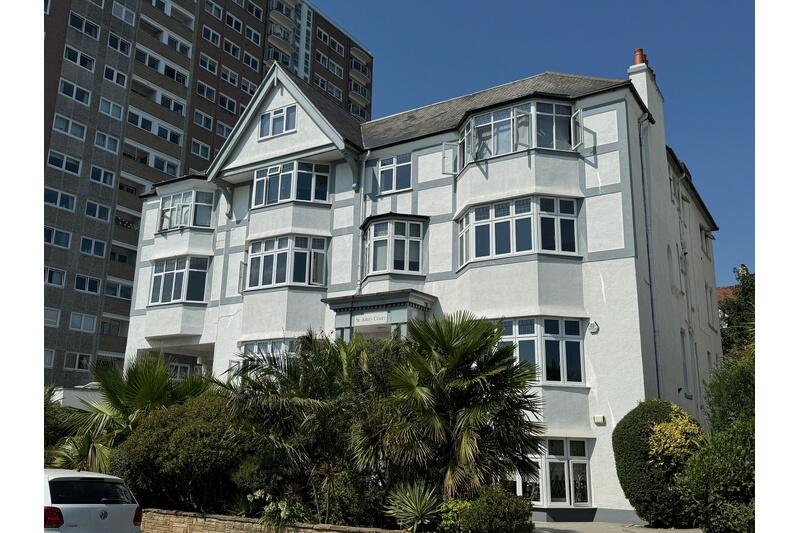 1 bed 1st Floor Flat for rent in Southend-on-Sea. From Priority - Westcliff-On-Sea