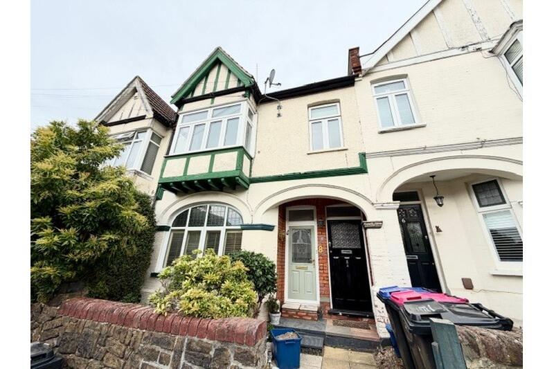 2 bed House (unspecified) for rent in Hadleigh. From Priority - Westcliff-On-Sea 2 bed House (unspecified) for rent in Hadleigh. From Priority - Westcliff-On-Sea
