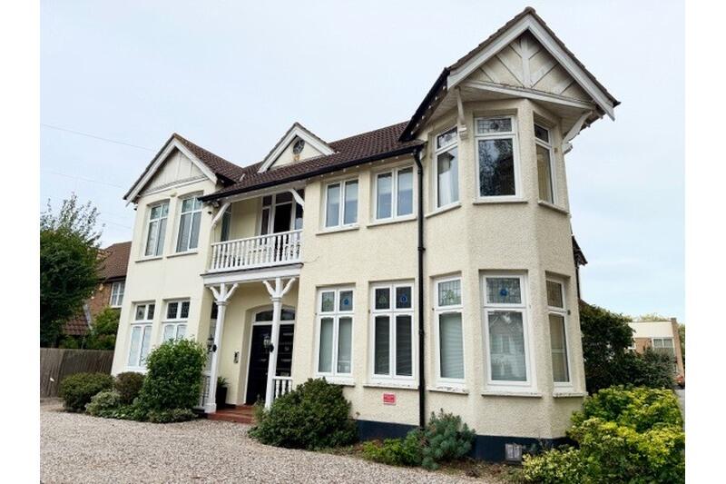 2 bed 1st Floor Flat for rent in Southend-on-Sea. From Priority - Westcliff-On-Sea