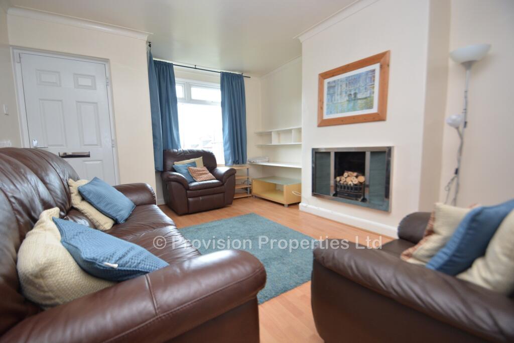 2 bed Mid Terraced House for rent in Leeds. From Provision Properties - Leeds
