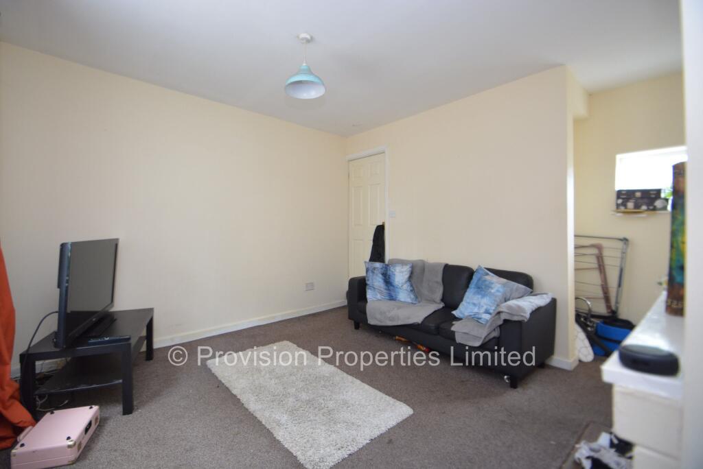 2 bed End of Terrace for rent in Leeds. From Provision Properties - Leeds