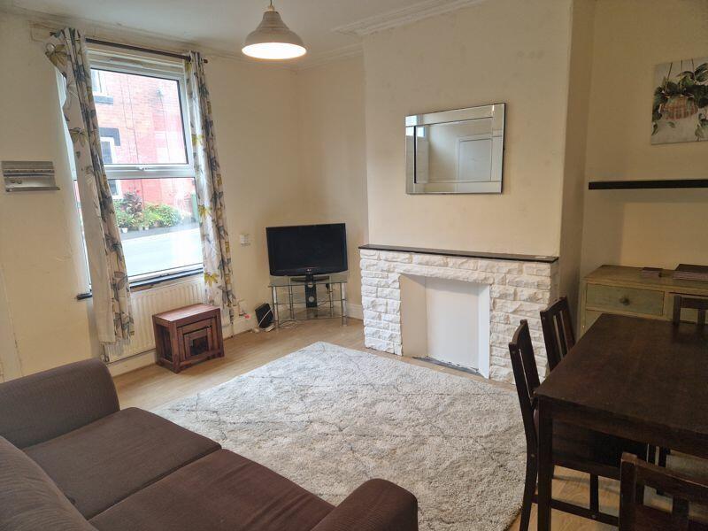 2 bed Mid Terraced House for rent in Leeds. From Provision Properties - Leeds