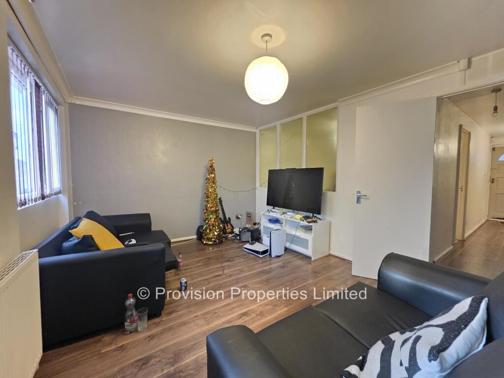 3 bed Mid Terraced House for rent in Leeds. From Provision Properties - Leeds 3 bed Mid Terraced House for rent in Leeds. From Provision Properties - Leeds