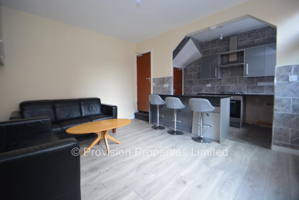 3 bed Mid Terraced House for rent in Leeds. From Provision Properties - Leeds