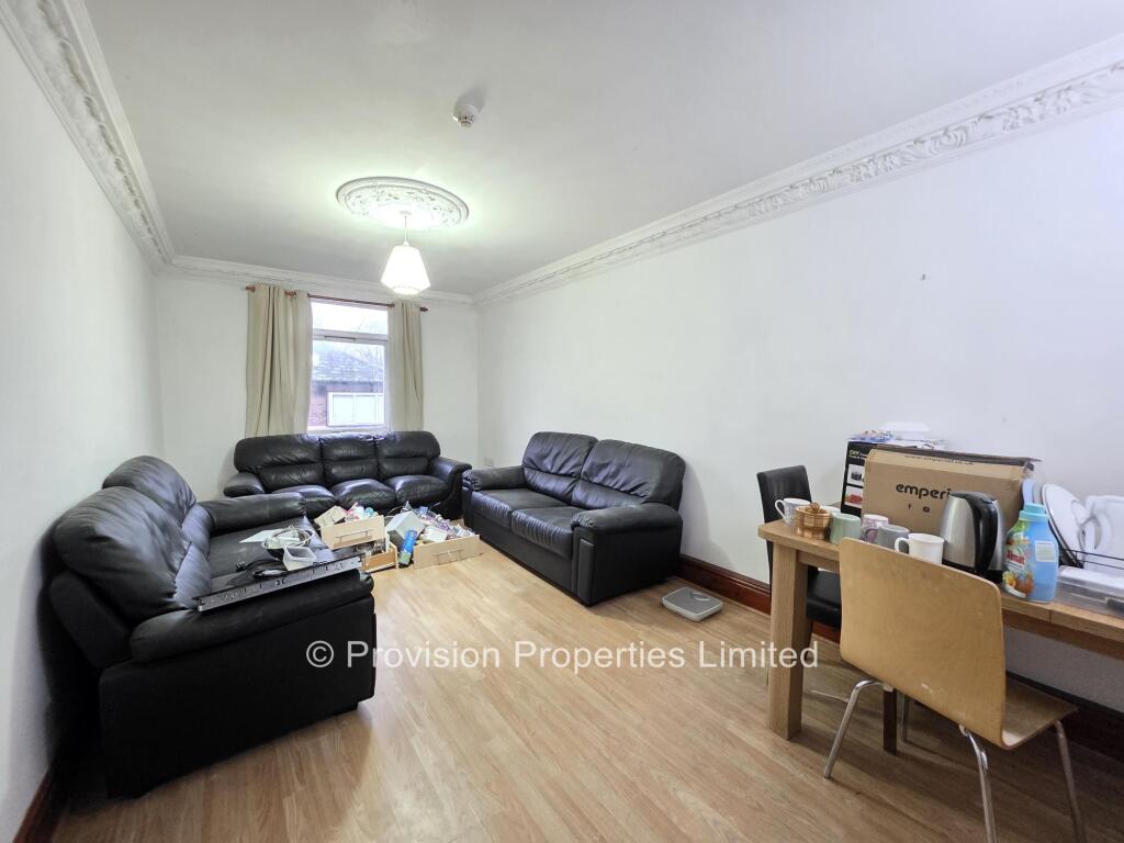 5 bed 1st Floor Flat for rent in Leeds. From Provision Properties - Leeds