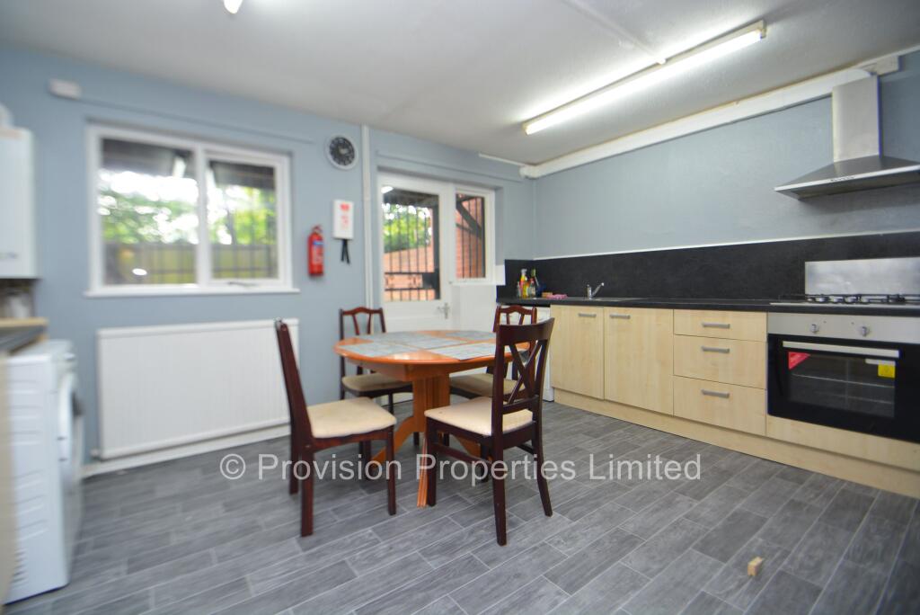 4 bed Town House for rent in Leeds. From Provision Properties - Leeds
