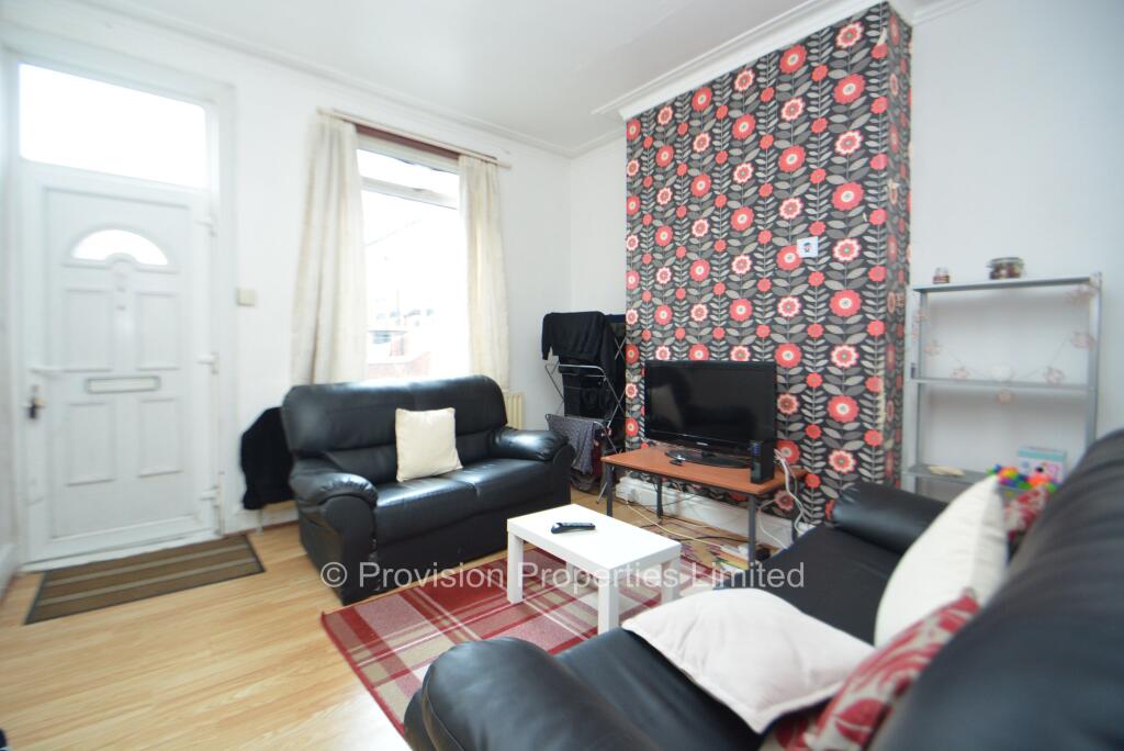 4 bed Mid Terraced House for rent in Leeds. From Provision Properties - Leeds