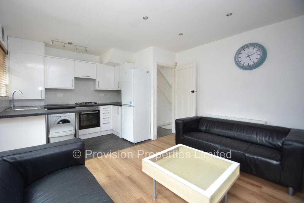 4 bed End of Terrace for rent in Leeds. From Provision Properties - Leeds