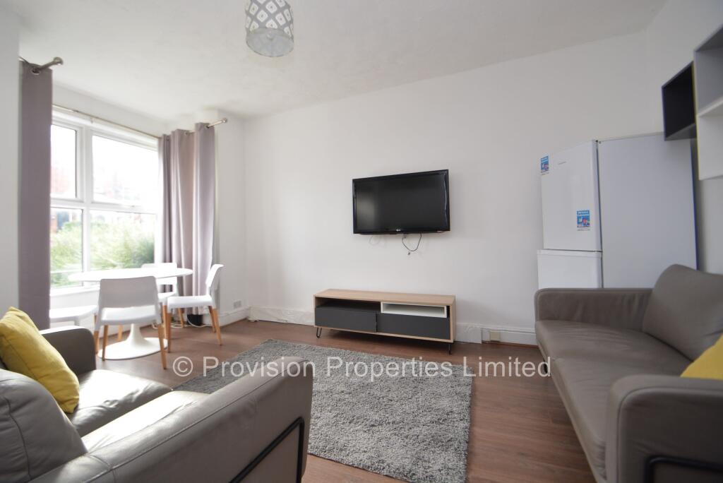 5 bed Mid Terraced House for rent in Leeds. From Provision Properties - Leeds