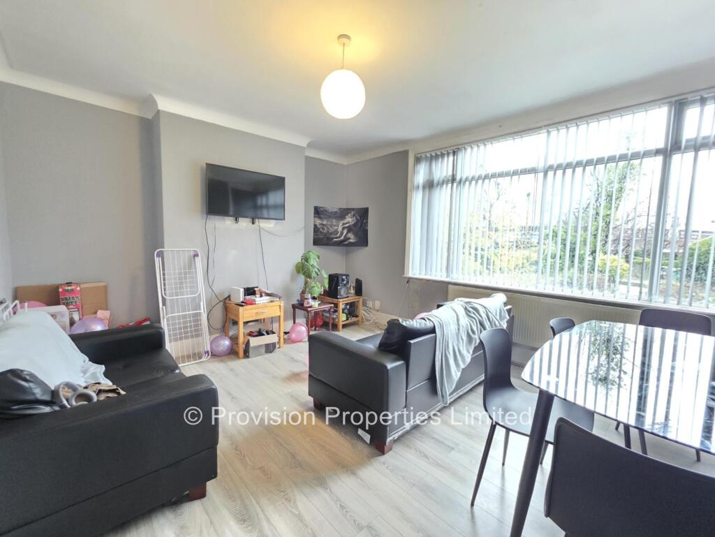 5 bed Semi Detached for rent in Leeds. From Provision Properties - Leeds