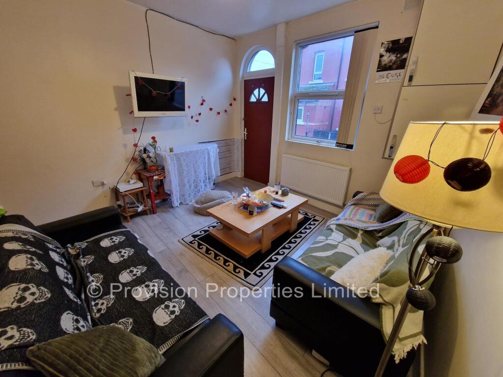5 bed Mid Terraced House for rent in Leeds. From Provision Properties - Leeds 5 bed Mid Terraced House for rent in Leeds. From Provision Properties - Leeds
