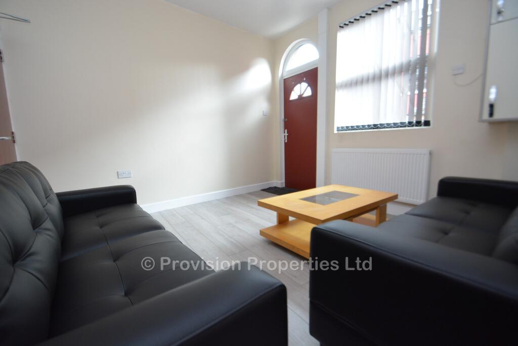 5 bed Mid Terraced House for rent in Leeds. From Provision Properties - Leeds