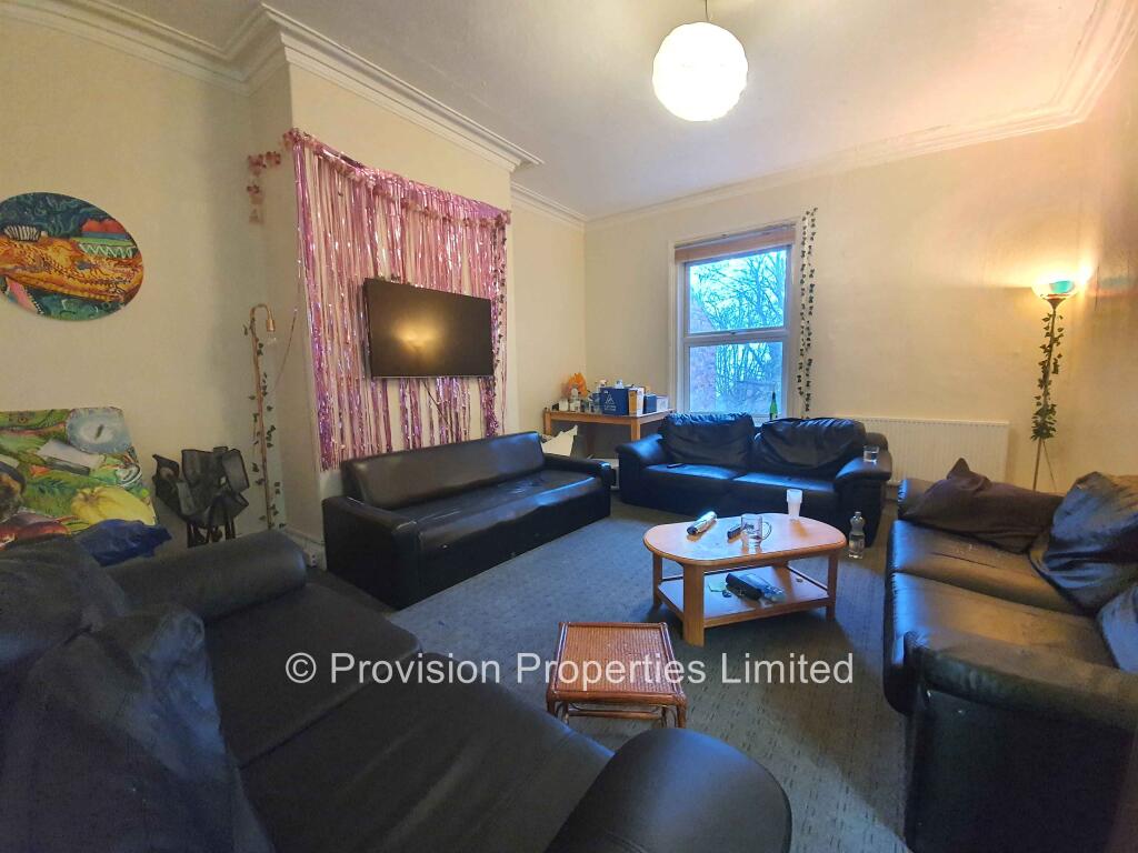 6 bed Mid Terraced House for rent in Leeds. From Provision Properties - Leeds