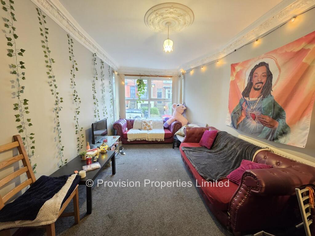 6 bed Mid Terraced House for rent in Leeds. From Provision Properties - Leeds