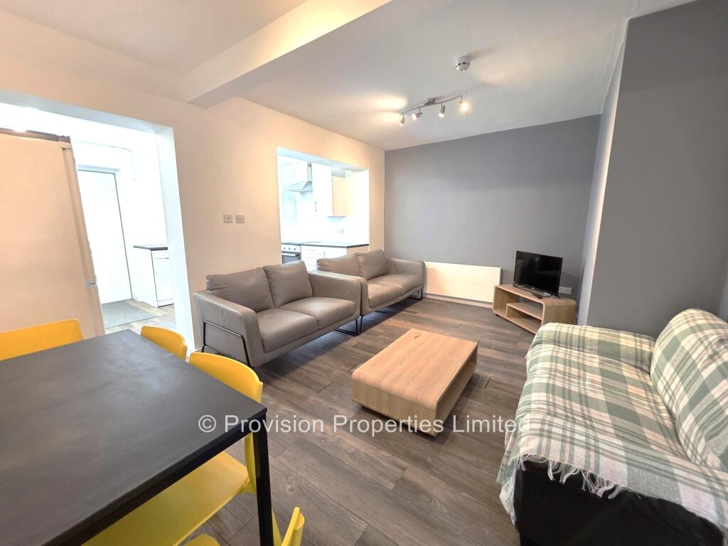 6 bed Semi Detached for rent in Leeds. From Provision Properties - Leeds 6 bed Semi Detached for rent in Leeds. From Provision Properties - Leeds