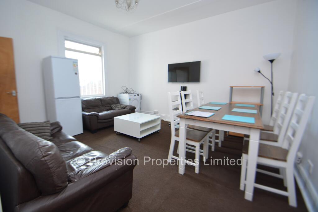 6 bed End of Terrace for rent in Leeds. From Provision Properties - Leeds