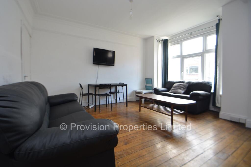 6 bed Mid Terraced House for rent in Leeds. From Provision Properties - Leeds