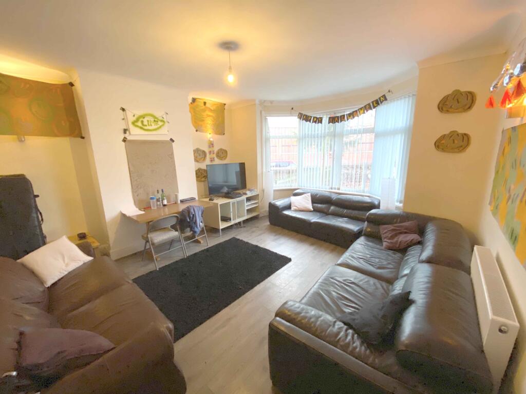7 bed Semi Detached for rent in Leeds. From Provision Properties - Leeds