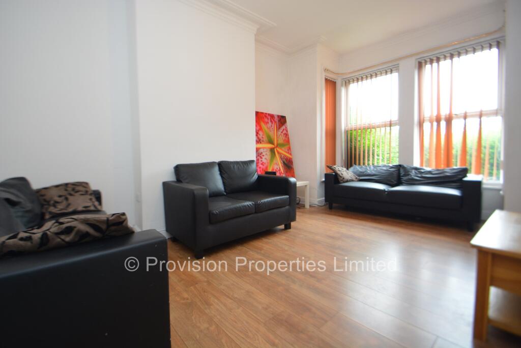 6 bed Mid Terraced House for rent in Leeds. From Provision Properties - Leeds