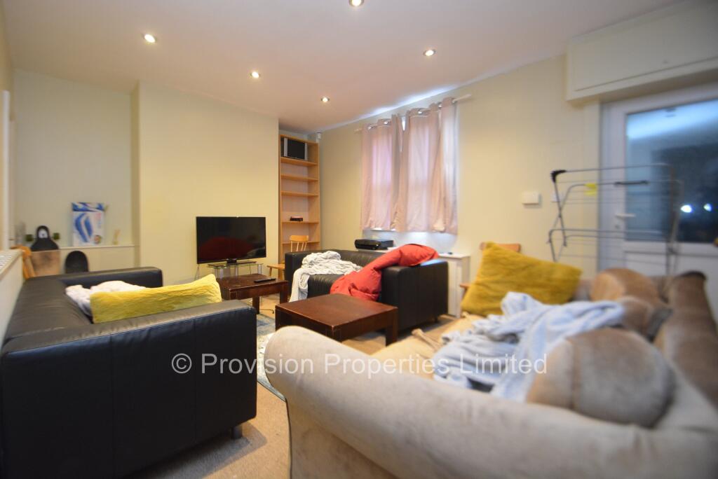 6 bed Mid Terraced House for rent in Leeds. From Provision Properties - Leeds 6 bed Mid Terraced House for rent in Leeds. From Provision Properties - Leeds