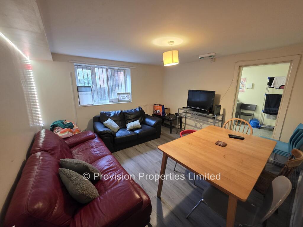 8 bed Mid Terraced House for rent in Leeds. From Provision Properties - Leeds 8 bed Mid Terraced House for rent in Leeds. From Provision Properties - Leeds