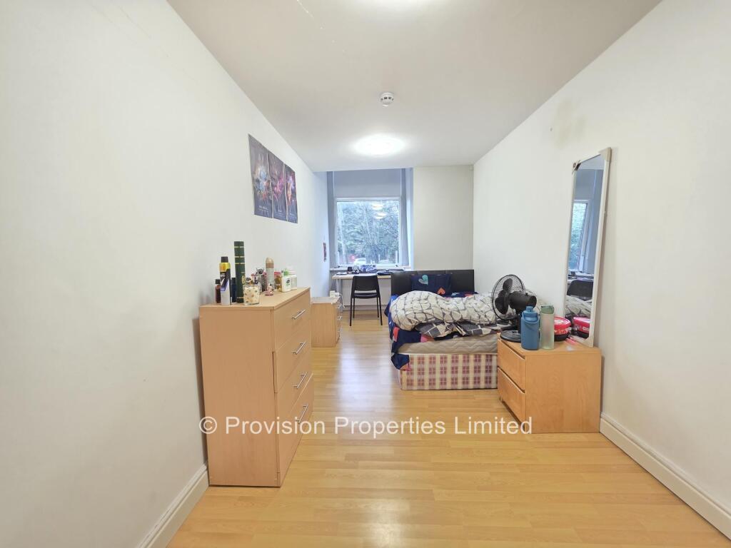 4 bed 1st Floor Flat for rent in Leeds. From Provision Properties - Leeds