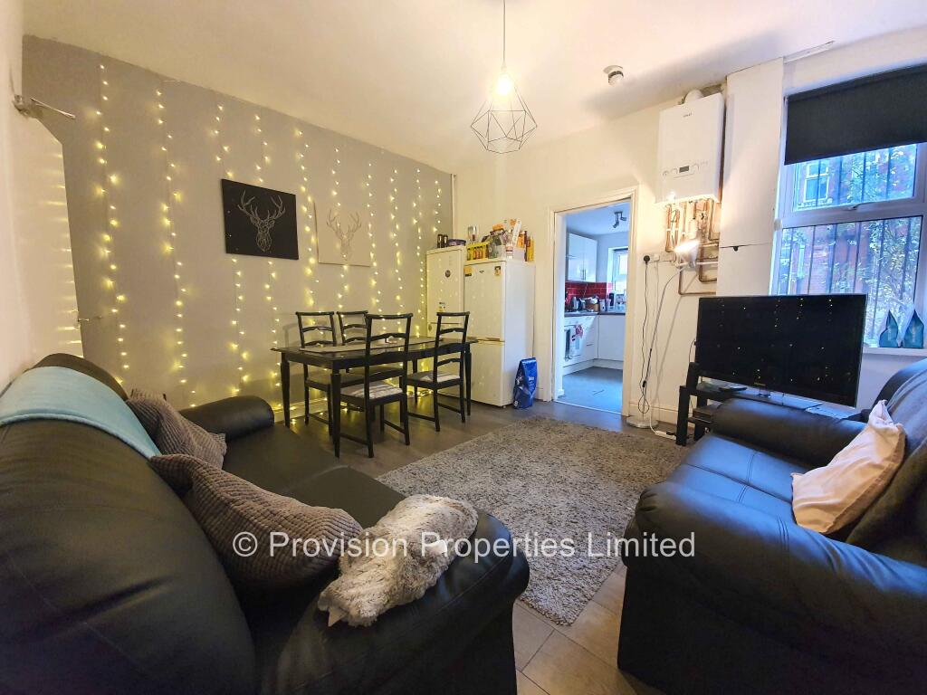 6 bed Mid Terraced House for rent in Leeds. From Provision Properties - Leeds
