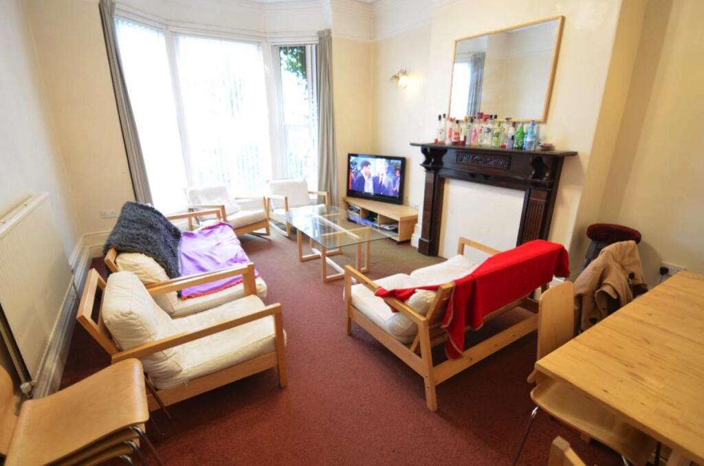 8 bed Mid Terraced House for rent in Leeds. From Provision Properties - Leeds 8 bed Mid Terraced House for rent in Leeds. From Provision Properties - Leeds