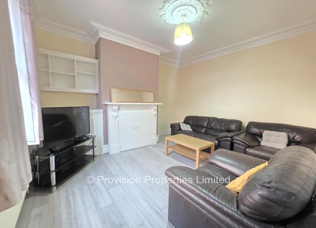 3 bed Mid Terraced House for rent in Leeds. From Provision Properties - Leeds