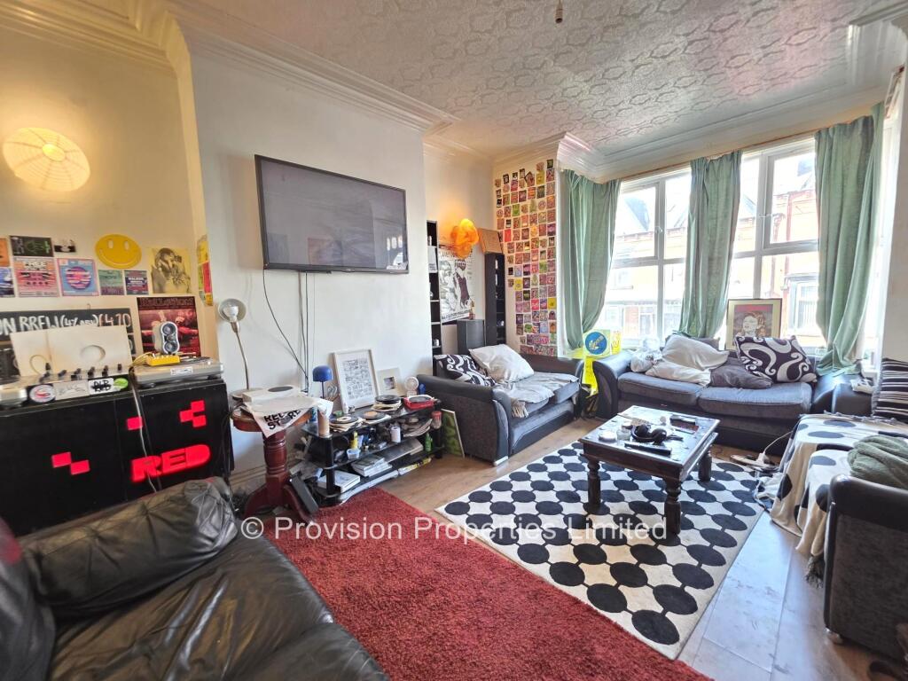 5 bed Mid Terraced House for rent in Leeds. From Provision Properties - Leeds