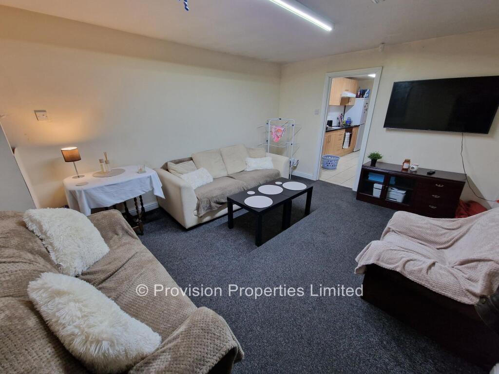 3 bed 1st Floor Flat for rent in Leeds. From Provision Properties - Leeds