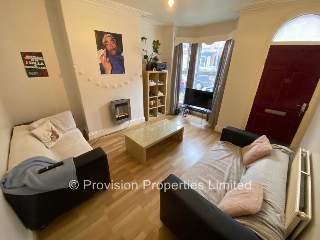 3 bed Mid Terraced House for rent in Leeds. From Provision Properties - Leeds