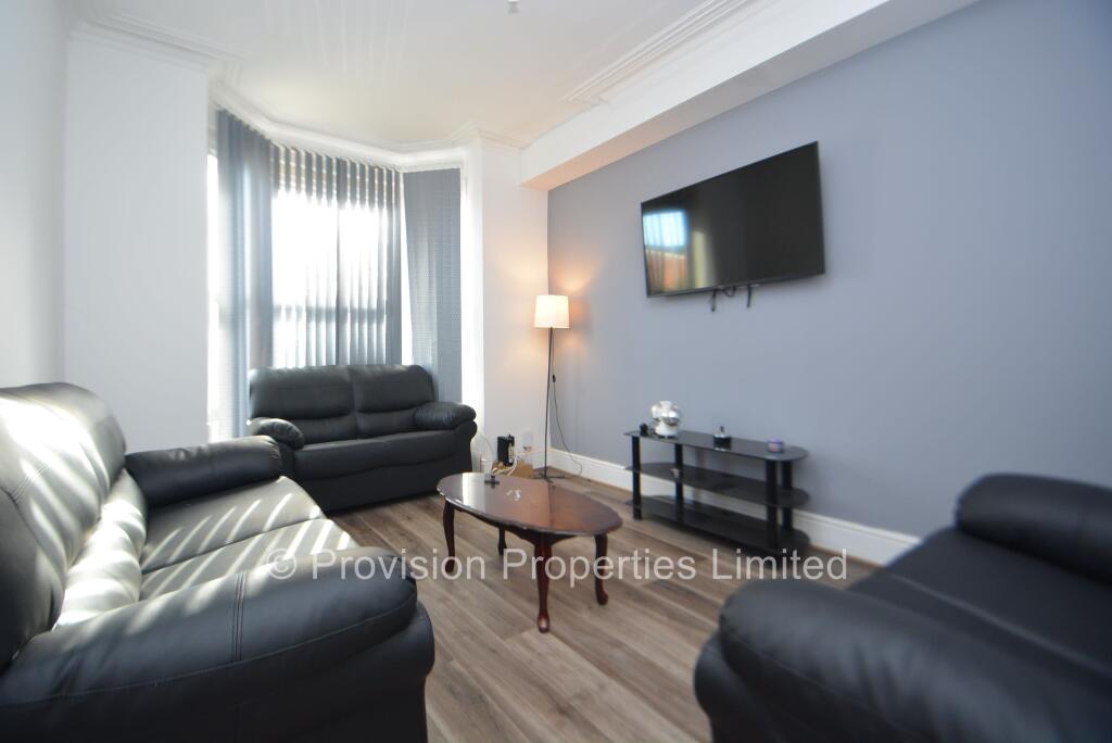 6 bed Mid Terraced House for rent in Leeds. From Provision Properties - Leeds