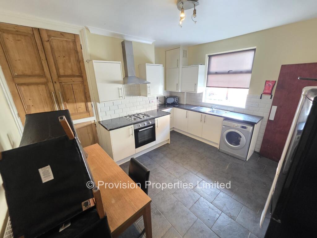 4 bed Mid Terraced House for rent in Leeds. From Provision Properties - Leeds 4 bed Mid Terraced House for rent in Leeds. From Provision Properties - Leeds